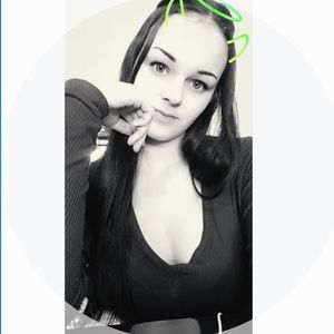 Meet your Posher, Caroline